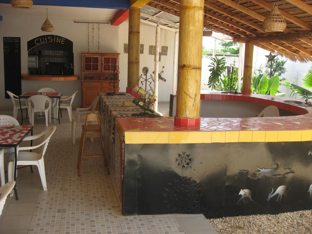 Babao Hotell M'Bour Exteriör bild